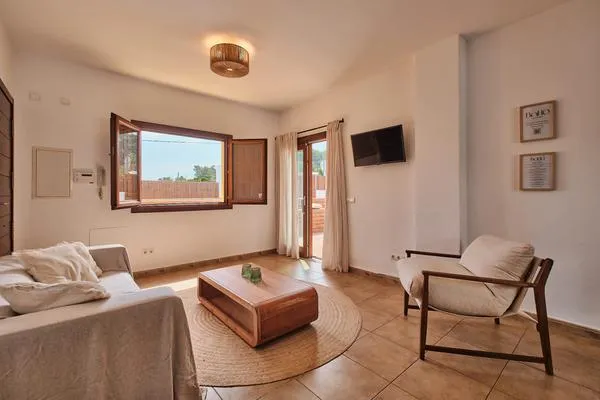 Stylish 3BR Villa with Pool & Terrace