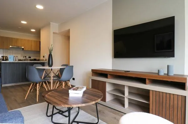 Great 2BR Apartment with Balcony in Miraflores