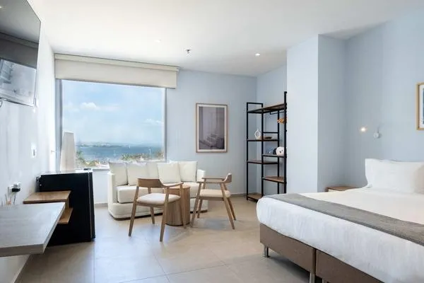 Radiant 2BR w/ Cozy Terrace in Bocagrande