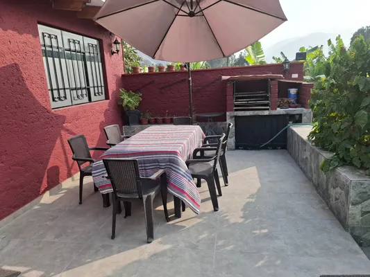 Dazzling 3BR with Private Pool & BBQ in La Cantuta