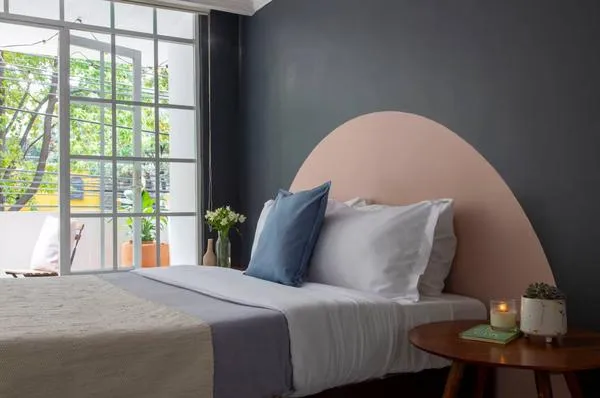 Vibrant 5BR Apartment with Cozy Balcony