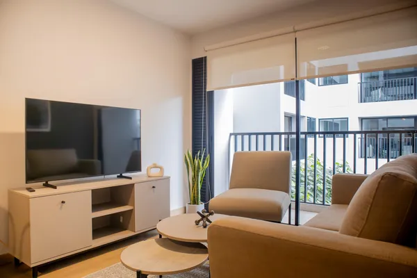 Charming 2BR w/ Great Balcony in Miraflores