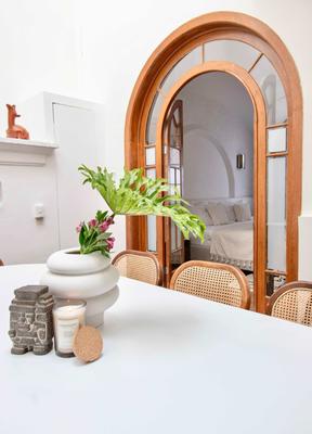 Bright 6BR House w/ Private Terrace