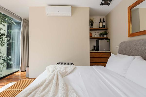 Spacious & Bright 4BR in Condesa