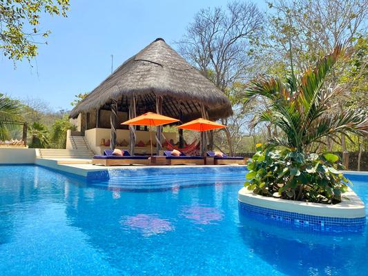 Marvelous 4BR with incredible pool in Baru