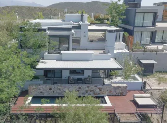 Modern 3BR House w/ Private Pool in Mendoza