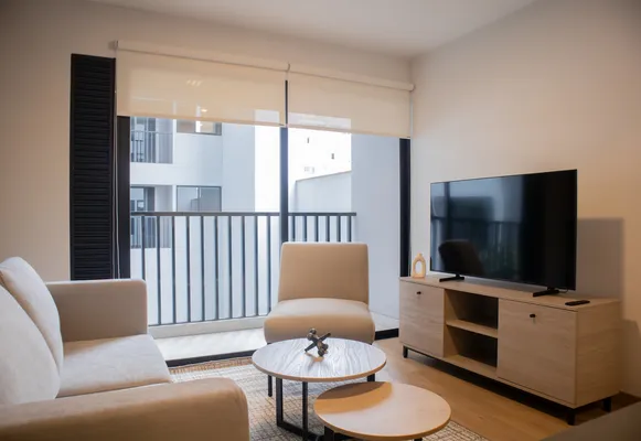 Modern 1BR w/ Private Balcony in Miraflores
