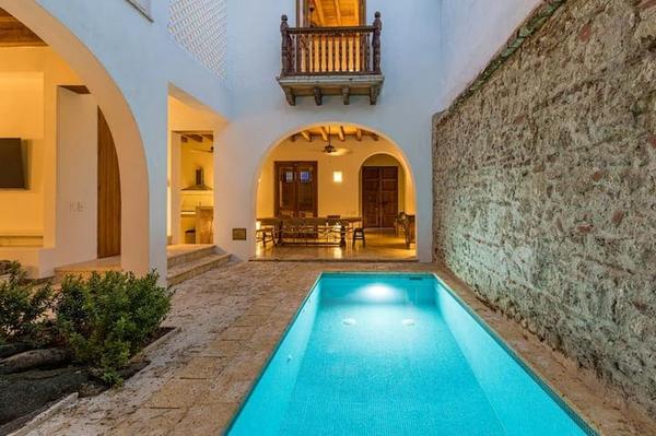 Luxurious House w/ Fantastic Pool in Cartagena