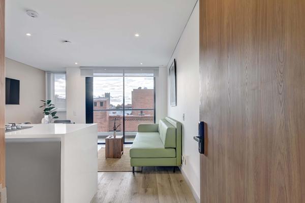 Cozy 2BR w/ Balcony in Santa Barbara