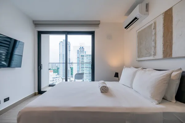 Elegant 2BR w/ Balcony & AC in San Francisco
