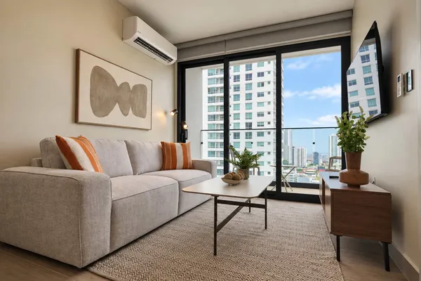 2BR City Escape w/ Balcony in San Francisco