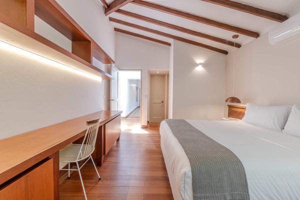 Stunning 5BR home with Jacuzzi in El Poblado