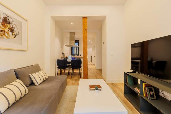 Elegant 2BR at Palacio Real