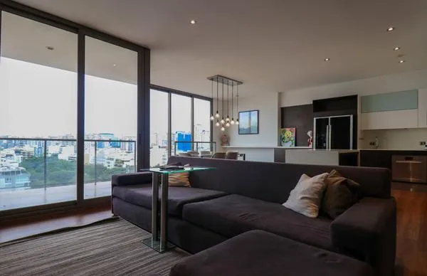 Upscale 2BR Duplex w/ Balcony in Miraflores