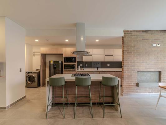 Spacious 3BR w/Dining Terrace in Laureles