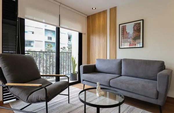 Engaging 2BR Retreat w/ Balcony in Miraflores