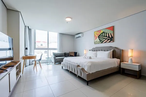 Stunning 2BR w/ Balcony in Costa del Este
