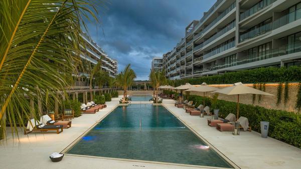 Minimalist 1BR Amazing View in Morros Eos