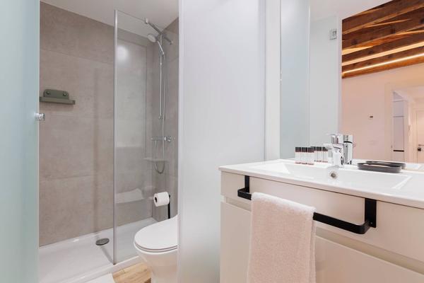 Spacious 2BR at Palacio Real