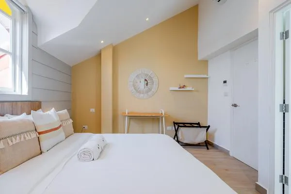 Energetic 2BR with Balcony in Panama