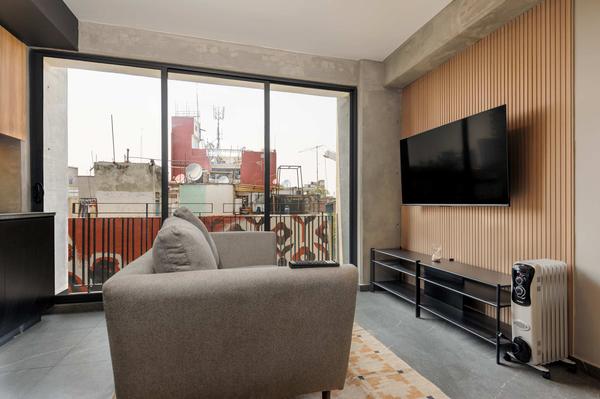 Tasteful 1BR w/ Private Balcony in Tabacalera