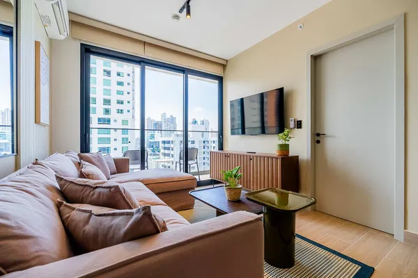 Modern 1BR w/ Balcony & View in San Francisco
