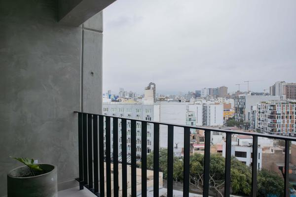 Charming 2BR w/ Balcony in Miraflores