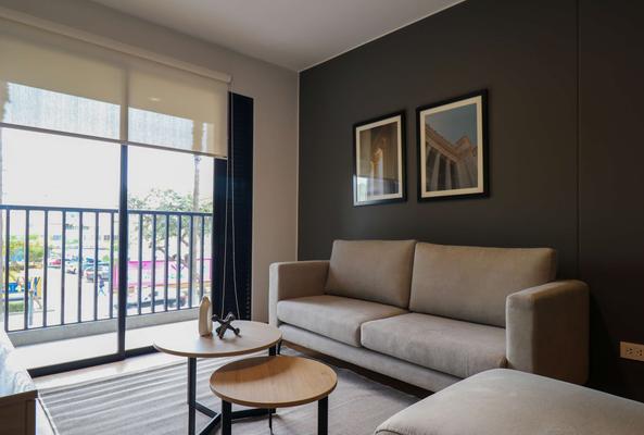 Shining 1BR w/ Perfect Balcony in Miraflores