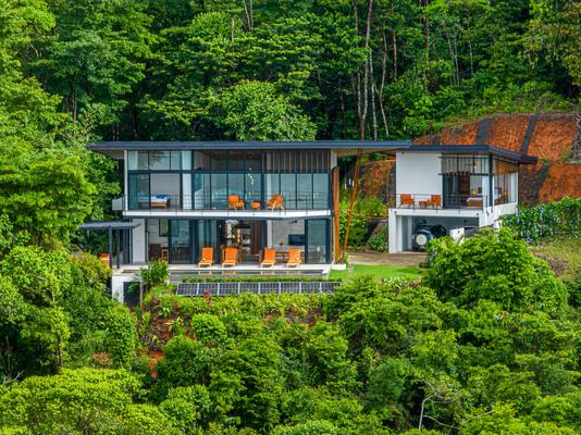 Secluded 4BR Villa w/ Panoramic Ocean Views & Guest House
