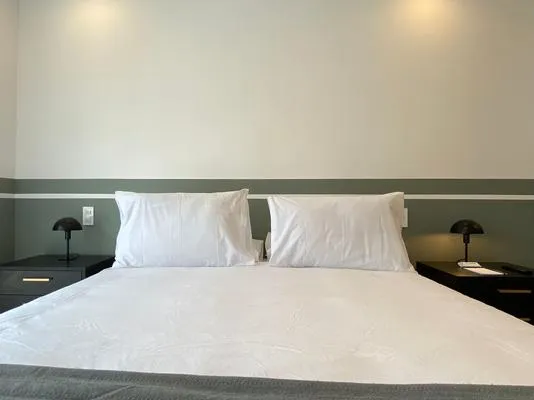 Deluxe 2BR w/ Balcony & View in Miraflores