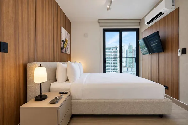 Upscale 1BR w/ Balcony in San Francisco