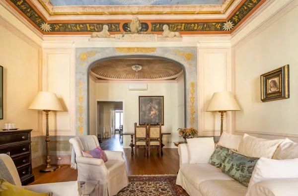 Elegant 1BR in Florence