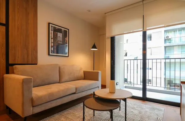 Group-Friendly 3BR w/ Balcony in Miraflores