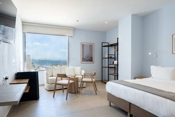 Radiant 2BR w/ Cozy Terrace in Bocagrande