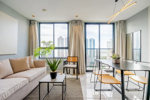Intimate 1BR on Calle 50 w/ View