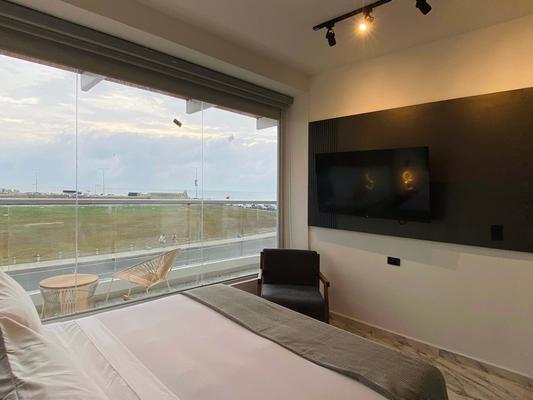 Lovely 2BR w/ Balcony and Balcony near C. Amurallada