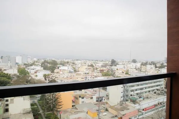 Inviting 2BR w/ Balcony in Miraflores