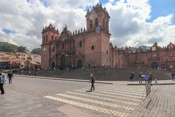 Modern 1BR in Plaza de Armas w/ Balcony