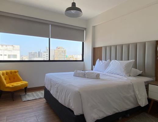 Awesome 3BR with balcony in Miraflores