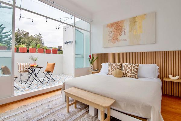 Alluring 6BR House with a Lovely Terrace