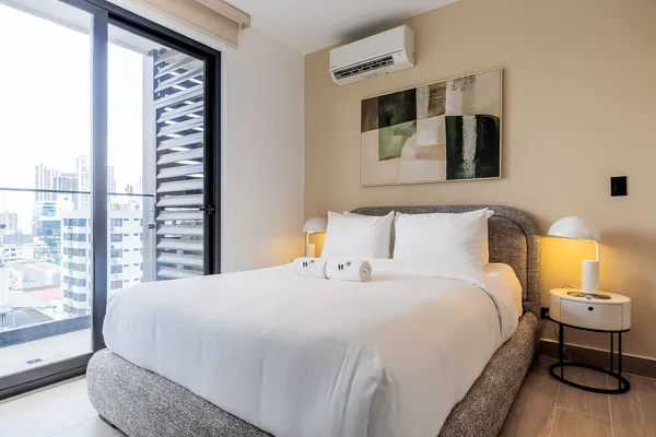 Modern 1BR w/ Balcony & View in San Francisco