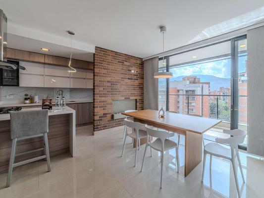 Elegant 3BR w/ Outdoor Balcony