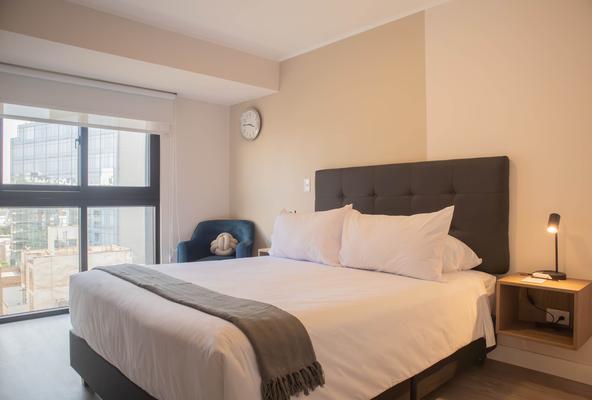 Cozy 2BR w/ Balcony in Miraflores