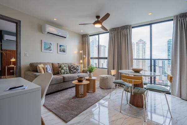 Custom 1BR w/ Beautiful View in Calle 50